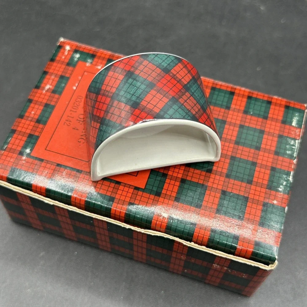 Arita Tartan Plaid Christmas Napkin Rings Set 4 Of‎  W/ Box Red Green Holiday